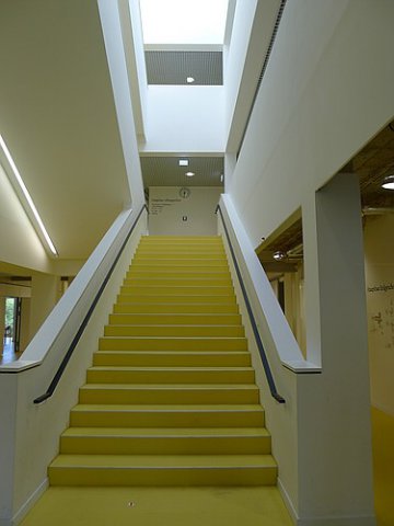 Hauptgebäude-Treppenhaus